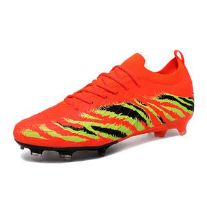 Scarpe da Calcio Unisex X-Quality 2026 Nuovo Modello Universale Mid-top con Tacchetti <span class=keywords><strong>in</strong></span> Metallo e Suola <span class=keywords><strong>in</strong></span> Gomma Modello JX810 Cinder Fields Direct - Product Image 3