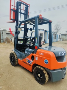 رافعة شوكية هيدروليكية كهربائية 3 طن من تويوتا رافعة شوكية بتحكم في صمام التحكم في ناقل الحركة رافعة شوكية قضيب تمديد - Product Image 3