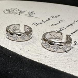 Anillo Geométrico de Plata de Ley S925 con Circonita, Estilo Lujoso, Simple, Medieval, Vintage, con Incrustaciones de Diamantes, Diseño Ovalado, Personalizado - Product Image 1