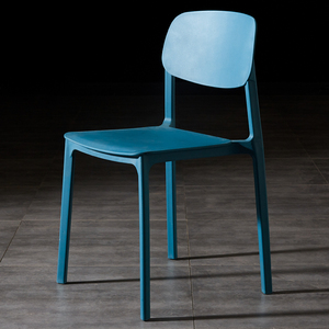 Venta directa Sillas de plástico nórdico gris para restaurante Hotel Villa Sala de estar Comedor Eventos al aire libre Diseño minimalista - Product Image 4