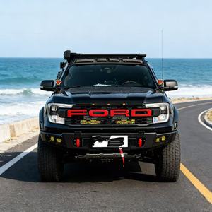 Pick-up avec toit ouvrant panoramique, HMI commandé par la voix et sièges avant chauffants pour les voyages en famille en camping - Product Image 1