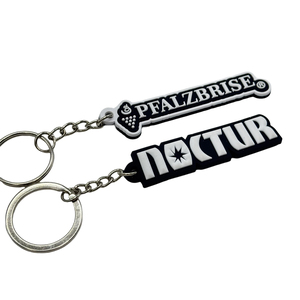 Porte-clés PVC personnalisé en forme 3D souple, accessoire pour magasin de campus universitaire, fabrication professionnelle - Product Image 4