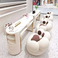 Ensemble de bureau professionnel moderne pour technicien en ongles, table de manucure blanc or, chaises confortables, mobilier de salon de beauté en métal durable