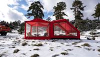 Tente de camping gonflable de luxe rouge à 2 chambres, résistante au froid et imperméable, tente chaude d'hiver avec cheminée, tente à air détachable pour salon