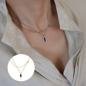 Collar Vintage Retro de Acero Inoxidable Chapado en Plata con Diseño de Ballena y Lluvia, Patrón Emocional Francés, con Colgante Ovalado Negro Espejo y Cadena de Clavícula, 18K - Product Image 3