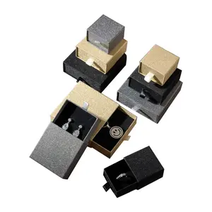 Recyclebare Hot Stamping Zwart Papier Ketting Ring Verpakking Sieraden Dozen Luxe Lade Kartonnen Sieraden Dozen Custom Logo