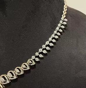 Conjunto de collar de corte brillante redondo de diamante natural para mujer en oro sólido de 14K 18K con acentos de piedra de color pendientes a juego de moda - Product Image 3