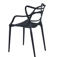 Chaise en plastique en forme d'oreilles de chat - Design unique