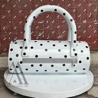 Fibre de verre vente au détail affichage accessoire Promotion Boutique fenêtre visuel merchandising usine personnalisé géant sac à main Sculpture