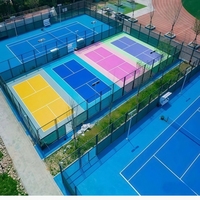 Tapis de terrain de pickleball professionnel en PVC pour salle de sport intérieure, surface robuste résistante à l'usure, vente en gros fabricant