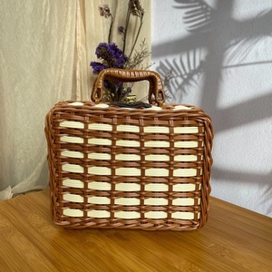Panier de pique-nique rectangulaire en <span class=keywords><strong>rotin</strong></span> de taille moyenne <span class=keywords><strong>vintage</strong></span>, boîte-cadeau pour organisateur de jouets de mariage et valise - Product Image 1