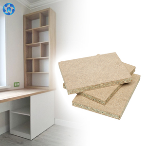 Finition verte de panneau de particules de noyau en bois résistant à l'humidité de 18mm pour des meubles de construction de conception intérieure - Product Image 1
