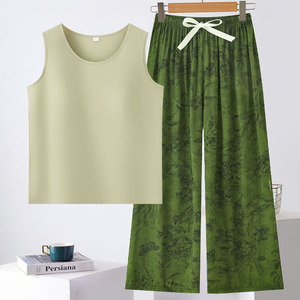 Ensemble décontracté d'été deux pièces pour femme en coton et soie, avec gilet et pantalon court, coupe ample, fin et respirant, avec coussinets de poitrine - Product Image 3