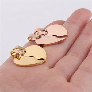 Yiwu Aceon נירוסטה ידידות מתנה הטובה ביותר חברים תכשיטים אישית ריק <span class=keywords><strong>DIY</strong></span> לייזר לחרוט מיני פיצול לב כלב תג - Product Image 4