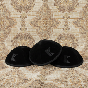 بيع بالجملة أسود مخملي يهودي Kippah للرجال مخصص شعار التطريز العرقية Yarmulka كل الفصول - Product Image 4
