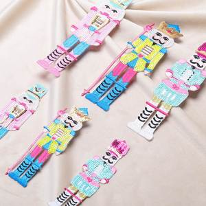 Patch brodé personnalisé grand format à thermocoller avec sequins - Product Image 2