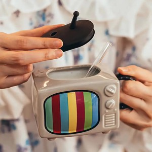 Tasses à bière au lait en forme de télévision 3D créatives avec couvercle tasse de ménage exquis verres à boire tasses à café en céramique rétro - Product Image 1