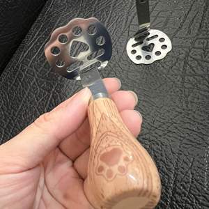 Écrase-pommes <span class=keywords><strong>de</strong></span> terre <span class=keywords><strong>de</strong></span> cuisine en acier inoxydable <span class=keywords><strong>de</strong></span> qualité alimentaire, outil <span class=keywords><strong>de</strong></span> pâtisserie en forme <span class=keywords><strong>d</strong></span>'<span class=keywords><strong>ours</strong></span>, broyeur domestique avec manche en bois pour patates douces et ignames - Product Image 4