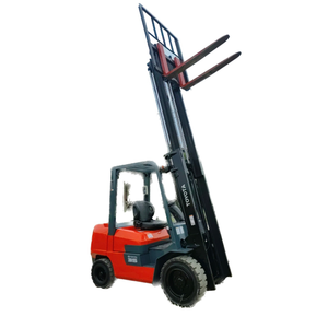 Revoluciona la eficiencia de tu almacén con la avanzada carretilla elevadora Toyota de 3,5 toneladas. - Product Image 1