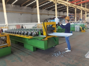 Đứng đường may làm Snap tự khóa kim loại tấm mái Clip hồ sơ Con lăn tạo thành máy - Product Image 4