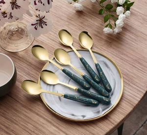 Juego de Cucharas Desechables de Acero Inoxidable con Patrón de Mármol Rojo y Baño de Oro, Mango Largo, para Sopa y Postre, Acabado Espejo, Caja de Regalo para Fiestas - Product Image 2