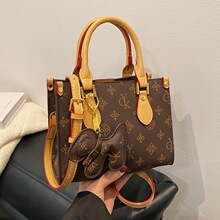<span class=keywords><strong>Sac</strong></span> à <span class=keywords><strong>main</strong></span> tendance pour femme 2026 – Design français élégant en cuir végétalien pour le voyage et l'usage quotidien - Product Image 3