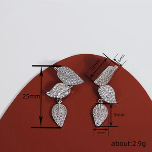 Eleganti Orecchini a Perno a Forma di Foglia, Gioielli da Donna Ispirati alla Natura, Scintillanti, Chic per Uso Quotidiano, Idea Regalo - Product Image 3