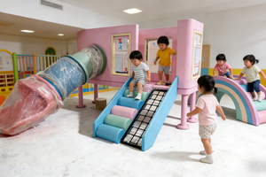 Equipo de juegos interior modular de colores pastel, todo en uno, con tobogán para niños, red de escalada, arco, casa de juegos y área de juegos suave para cafeterías, centros comerciales y guarderías. - Product Image 6