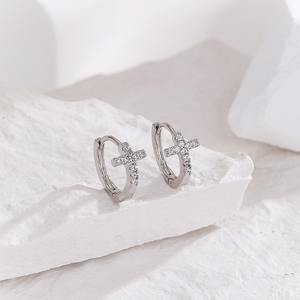 Pendientes de Aro de Cobre con Micro Cruz Chapados en Oro de Moda al por Mayor para Mujer, con Zirconia como Piedra Principal, Joyería, Accesorio de Regalo - Product Image 4