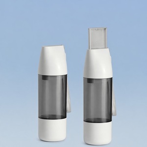 Botella de Agua Portátil para Mascotas, a Prueba de Fugas, para Perros, para Caminar, Hacer Senderismo y Viajar, de Grado Alimenticio - Product Image 1