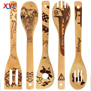 Pala <span class=keywords><strong>de</strong></span> Bambú con Patrón Grabado, Utensilios <span class=keywords><strong>de</strong></span> <span class=keywords><strong>Cocina</strong></span> para Halloween y Navidad, Juego <span class=keywords><strong>de</strong></span> <span class=keywords><strong>Cocina</strong></span>, Regalo Antideslizante y Resistente a Altas Temperaturas - Product Image 3