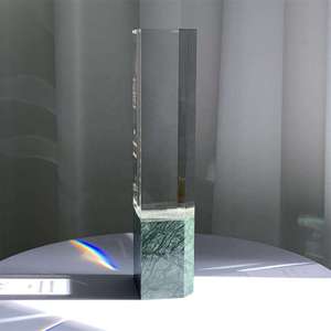 Adl Factory Acrylic Awards Trophée <span class=keywords><strong>en</strong></span> verre cristal cuboïde avec base <span class=keywords><strong>en</strong></span> <span class=keywords><strong>pierre</strong></span> verte Logo personnalisé de haute qualité - Product Image 4