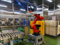 Robot de Colocación de Placas Automático Controlado por PLC, Sistema Robótico Industrial para Manipulación de Bandejas y Platos en Secadores por Congelación