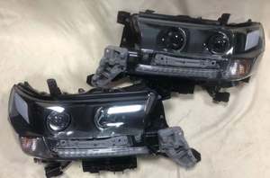 Faro Delantero LED con Tinte Negro para Land Cruiser LC200, 2016-2021, Original de Japón, Usado, de Segunda Mano - Product Image 2