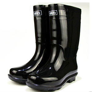 Botas de lluvia Warrior a media pantorrilla, negras, de PVC, antideslizantes y resistentes al desgaste, para la industria de la construcción. - Product Image 1