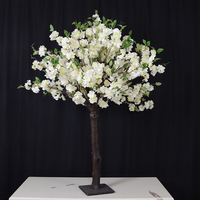 Arbre artificiel de fleurs de cerisier, centre de table pour les événements de mariage