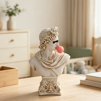 Patung Resin Dewi Yunani Klasik Redeco dengan Headphone, Figurine Dewi Kepala Merah, Dekorasi Rak Rumah
