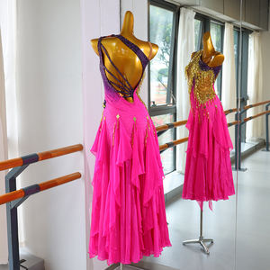 ชุดเต้นลาตินสีชมพูสดหรูหราประดับด้วยลูกปัดสีทอง ชุดแสดงบอลรูมระดับมืออาชีพ - Product Image 6