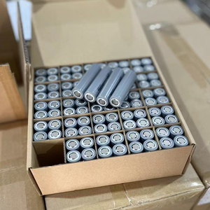 Batería de iones de litio ternaria cilíndrica recargable 21700 3,7 <span class=keywords><strong>V</strong></span> <span class=keywords><strong>4800mAh</strong></span> 6000mAh 21700 33140 40135 40140 baterías de iones de litio - Product Image 1