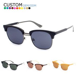 Gafas de Sol Cuadradas Retro Clásicas para Hombre y Mujer, Monturas Metálicas de Moda, Lentes con Protección UV400 - Product Image 1