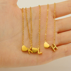 Collier Cœur Initial en Acier Inoxydable Plaqué Or 18K, Petit Collier Cœur avec Lettre, Collier Personnalisé avec Monogramme pour Femme - Product Image 2