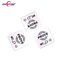 Étiquette autocollante NFC carrée avec logo imprimé personnalisé Puce NFC avec adhésif