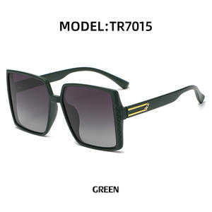 Gafas de sol cuadradas de moda para mujer, negras, con lentes de PC UV400, tamaño grande, estilo para viajes y escenarios. - Product Image 5