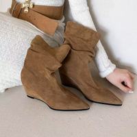 Sepatu Bootie Kulit Sapi Model Wedge Ujung Runcing untuk Musim Gugur