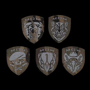 Medal of Honor Game Related IR Reflection <span class=keywords><strong>and</strong></span> Noctilucent MOH Shoulder Badge for Tactical Fans Clothes Hats Backpacks Decoration - Product Image 2