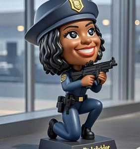 Statuetta Personalizzata Esclusiva di Poliziotto con Testa Oscillante, Design a Molla, Artigianato in Resina Fatto a Mano, Decorazione per Ufficio - Product Image 4