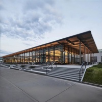 Sala de Exposiciones de Estructura de Acero Prefabricada con Diseño Flexible y Gran Vano