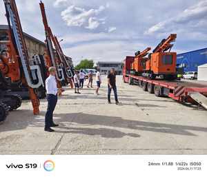 Mesin Tiang Hidrolik MZ460 untuk Pemasangan Tiang Tanah Surya - Product Image 2