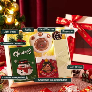 Regalos de Navidad de lujo para <span class=keywords><strong>ella</strong></span> Artículos de conjunto de Navidad Medias de Navidad Bolsa de cosméticos Vaso Cestas de regalo para mujeres - Product Image 3