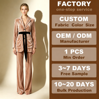 Ensemble tailleur femme en velours marron rose, blazer à revers crantés avec ceinture large, pantalon côtelé à jambe droite, chic pour le bureau en automne